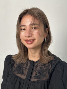 ガーランド (Garland) 外ハネミディアムレイヤー