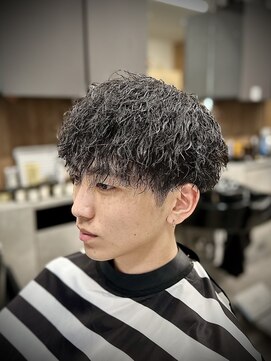 フジヤマバーバーショップ エビス(FUJIYAMA BARBER SHOP ebisu) twist【ebisu】