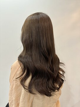 ルーブル(Louvre) 透明感ナチュラルベージュ