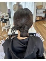 オウン(AUN)&nbsp;タイトシニヨン