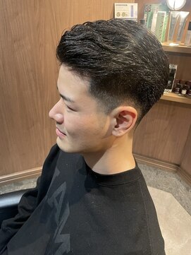 ラックスビー プレミアム 大阪駅前第3ビル店(LUXBE PREMIUM) ビジネスショートオールバックツーブロック刈り上げスタイル