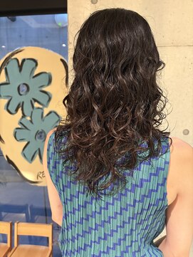 レジュアル(RESSUAL) 黒髪　強めロングのレイヤースパイラルパーマ