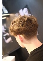 フランクスバーバー アンド ビアークラブ(FRANK'S BARBER and BEER CLUB)&nbsp;MEN’S HAIR/サーフカール/刈り上げセンターパート/有楽町