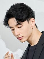 フィフス(fifth)&nbsp;韓国センターパートフェザーパーマビジネスショート刈り上げ黒髪