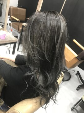 イズ 札幌店(is) ハイライトMIXグレージュグラデーションカラー