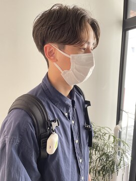 トレス(TRESS) センターパートマッシュ　刈り上げマッシュ　毛流れショート