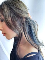 イトシテ&nbsp;ロングヘア×インナーカラー×ペールブルー【本多身和子】