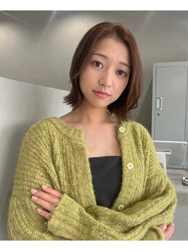 モノトーン(MONOTONE) 外はねボブ