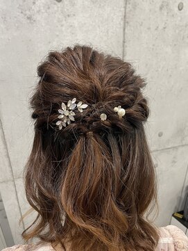 ネウィ 池袋(newi) ハーフアップ