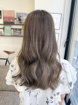 ポール(pole)&nbsp;札幌ミディアム　オリーブグレージュレイヤーカット