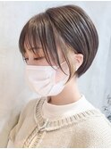 ショートカットくびれショート前下がりボブベージュカラー40代◎