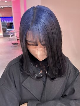 ダズリングディア(Dazzling Deer) 青／ブルーブラック／ミディアム／ストレート／暗めカラー