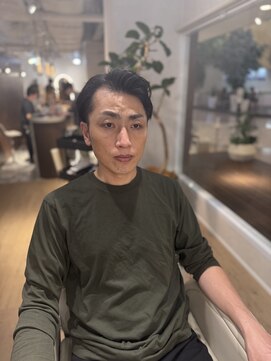 ウノプリールヴァモス(unopulir Vamos) 大人七三分けショート