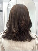 ブラウン　外はね　ミディアムレイヤー　くびれ　髪質改善カラー