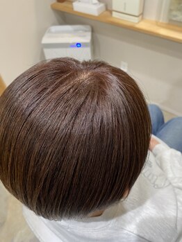 カラーで髪を傷めずに白髪をカバーいたします！ツヤ感がある明るい色味もOK！大人女性にもオススメ◎