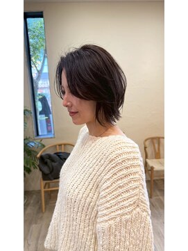 シフト(SHEEFT) センターパートまるみショート×ナチュラルカラー◇柔らか透け感