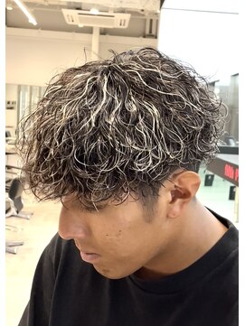 フィフスパーク(fifth PARK) 渋谷波巻きツイストスパイラルシャドウパーマ束感メンズカット