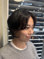 アルウ(Aru) ショートとゆるっとパーマスタイル