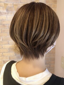 ブレス ヘアー clara店(Bless HAIR) 30代40代/小顔/立体感/アッシュベージュ/ハンサムショート