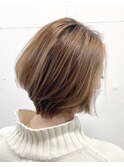 ショートボブ