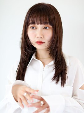 ガリカ(Gallica kinshicho) ぱっつん前髪と顔まわりレイヤーのこなれストレート