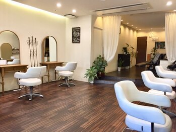 ヘアーズ トラスト(hair's TRUST)の写真/【三国駅徒歩3分】信頼の技術力と丁寧なカウンセリングで理想のstyleに！歴15年以上のstylistのみ在籍◇