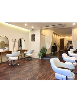 【三国駅徒歩3分】信頼の技術力と丁寧なカウンセリングで理想のstyleに！歴15年以上のstylistのみ在籍◇