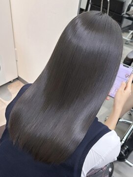 シンカ(shinka) アッシュグレーカラー+髪質改善ストレート