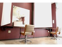 マーブル(MARBLE)の雰囲気（天井が高く開放感が感じられます。）