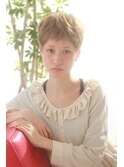 『柔らかい』×『プラチナカラー』で見せる大人ショート