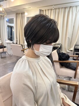 トッカ ヘアアンドトリートメント 難波店 小顔似合わせカット愛されクールショート20代/30代40代50代/難波