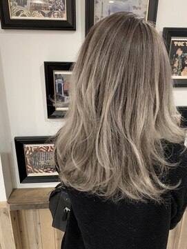 ノーム 横浜(NORM) グラデーションカラー グレージュ