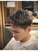 メンズ　ソフトツイスト　パーマ　刈り上げ