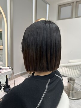 ロンドルピナス 小倉(Lond Lupinus) ミディアムレイヤーカット/似合わせカット/大人ガーリー/20代