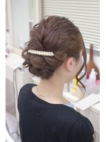 リサ 恵比寿(risa.)&nbsp;波ウェーブのねじりアップスタイル