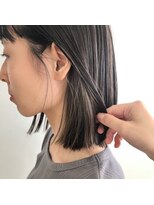 エミィ(emme)&nbsp;【emme×石崎】インナーカラー×透明感切りっぱなしボブ