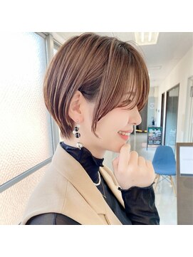 シェノン サントル(CHAINON CENTRE) モテ髪カタログ/外ハネボブ/ペールベージュ[梅田/茶屋町]