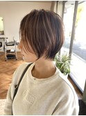 丸みとクビレのショート