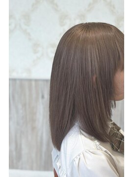 ルクールヘアアンドビューティー 燕三条店 ミルクティーベージュ☆明るすぎないハイトーンカラー