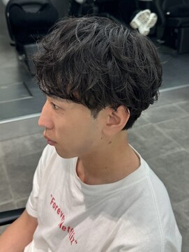 ジーニー 千葉(GENiE) ウルフ/アッシュブラック/カルマパーマ/ベリーショート/古荘竜生