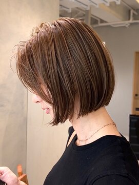 リア 自由が丘(REA) 【自由が丘ボブ】にこだわる大人のコンパクトショートボブ