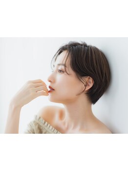 骨格や髪質、美しいフォルムで理想のスタイルをご提案♪自然体の魅力を引き出す小顔×大人ショートが人気！