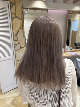 エイト新宿店(EIGHT shinjuku) ミルクティーベージュ