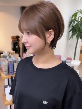 ラフ 立川(Laff) ショートヘアショートボブ白髪ぼかしハイライトカラーボブ