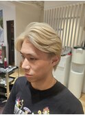 ブロンド刈り上げセンターパート
