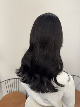 リリアーナ(LILIANA) アッシュ グレージュカラー 髪質改善 縮毛矯正 ガーリー 前髪