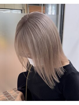 スワイ(SWAY) ホワイトカラー/岡山/ケアブリーチ/ダブルカラーハイトーンカラ