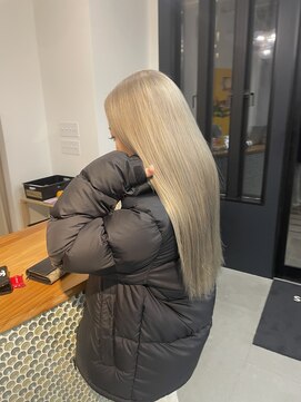 サニーズ(SUNNY'S by CONKS) シルバーベージュ！