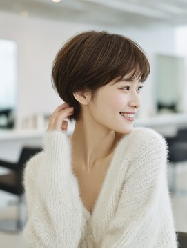 ラファンジュ ヘアー クレオ(Rohange hair Creo) 大人かわいい 丸みショート 前髪あり