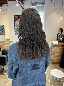 プロスタンセラ 存在感のあるクルクルパーマ